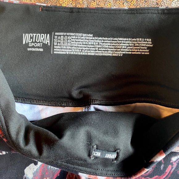 Victoria’s Secret Sport Knockout Black Floral Tight/Legging - Picture 4 of 7